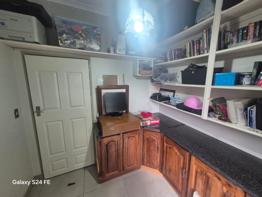4 Bedroom Property for Sale in Safari Gardens North West